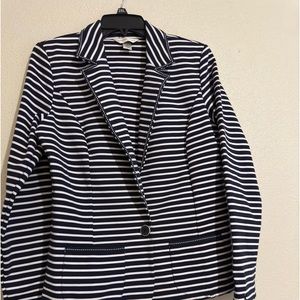 009.  Classy Christopher Banks jacket.